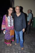 Mahesh Bhatt, Soni Razdan at Student of the year special screening in PVR, Mumbai on 18th Oct 2012 (66).JPG